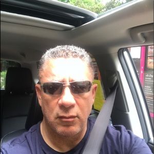 Meet your Posher, Dennis